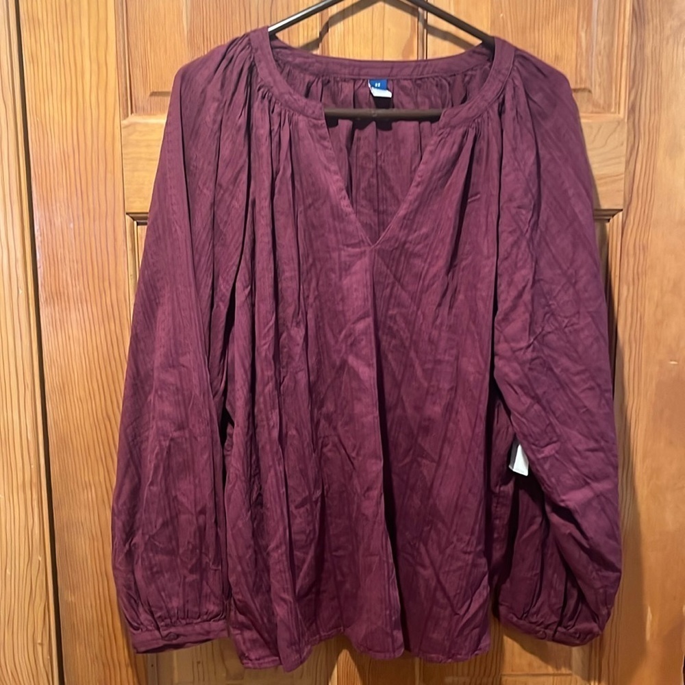 NWT women’s V-neck dark mauve  long sleeve blouse size 2X.